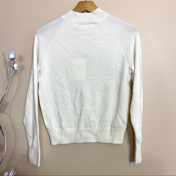 Everlane Cashmere Raglan Mockneck in Ivory - Picture 7 of 8